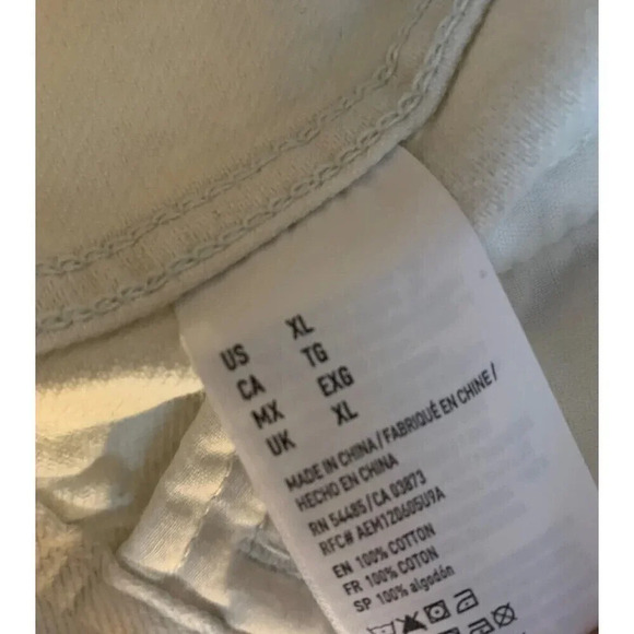 American Eagle Light Wash Denim Distressed Jacket, w/Cat Tapestry Size XL - Picture 4 of 11